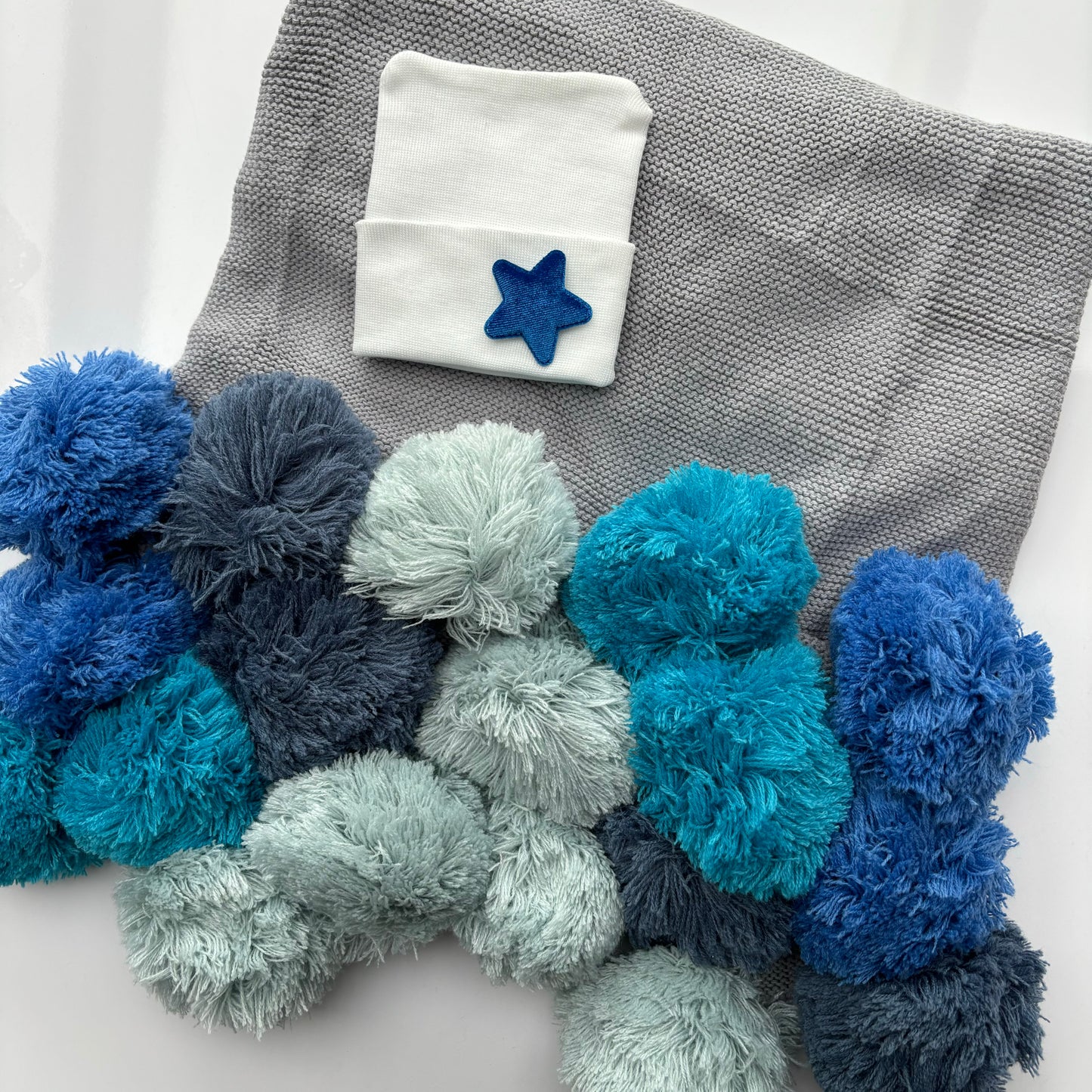 Blue Pompom Blanket Gift Set