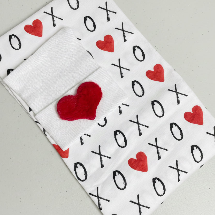 XOXO Swaddle