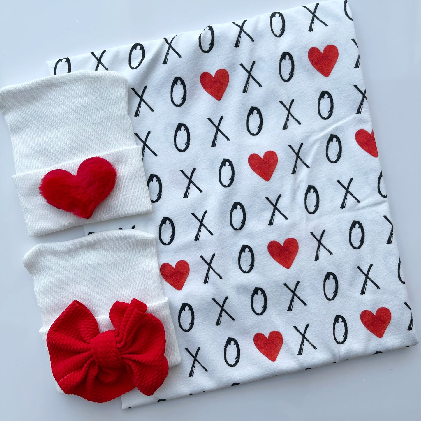 Xoxo Printed swaddle