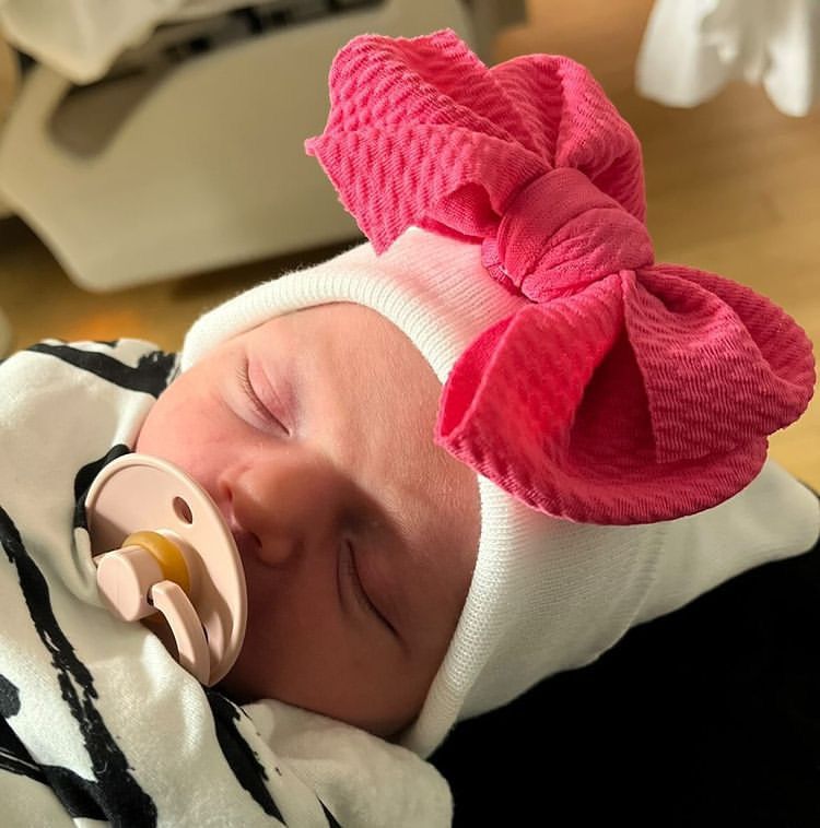 Oversized Bow Hospital Hat