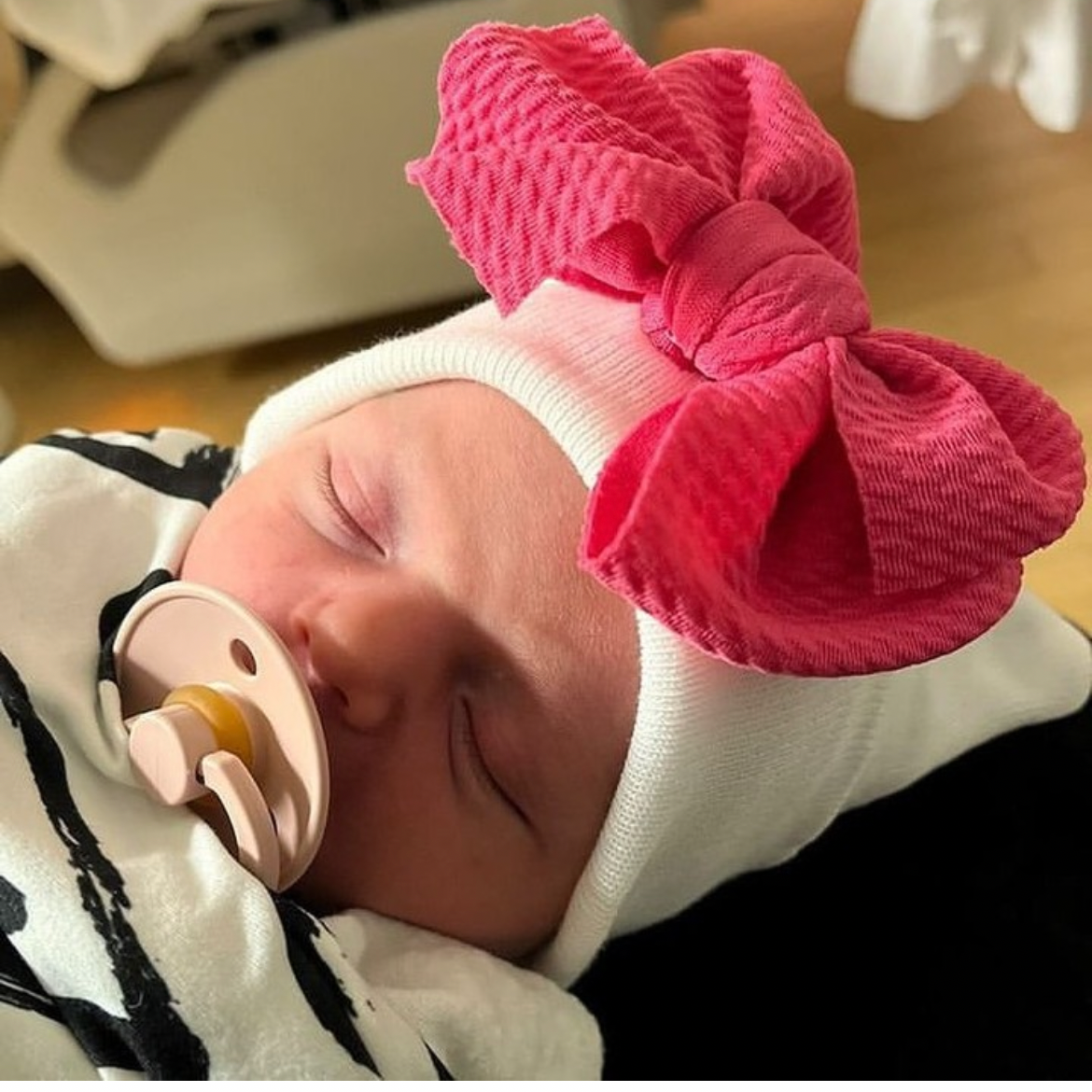 Oversized Bow Hospital Hat