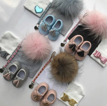 Load image into Gallery viewer, Glitter Bow Hospital Hat - The Gifted Baby NY