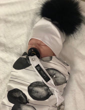 Load image into Gallery viewer, Black Balloon Swaddle - The Gifted Baby NY